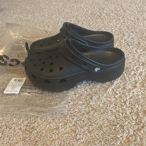 Classic platform black clog